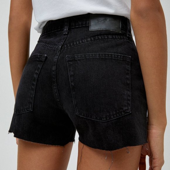NWT PULL&BEAR Black Denim Jean Shorts Raw Hemline High Rise 30" Waist - Picture 11 of 15